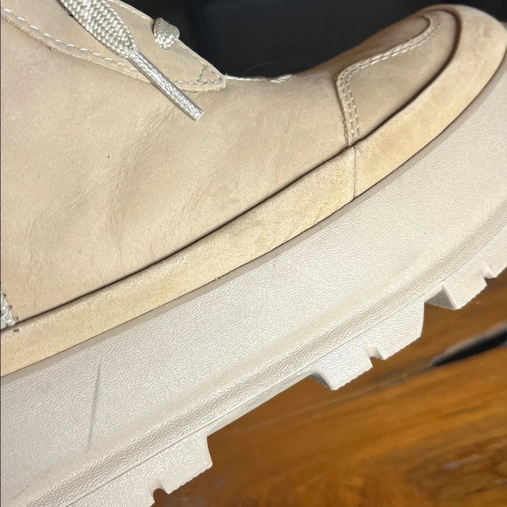 UGG The Lugg Boot Sand Size 9 Women’s Style 1143833 Platform Combat Boots